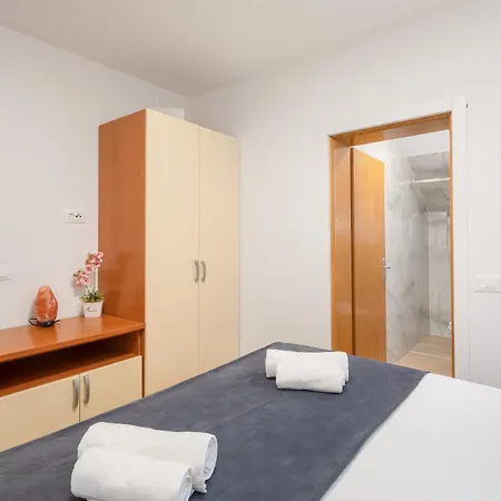 Teo - Center With Free Parking Apartment