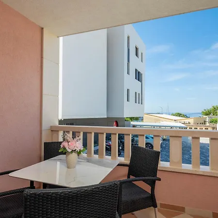 Teo - Center With Free Parking Baska Voda