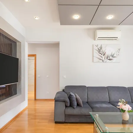 Apartment Teo - Center With Free Parking Baska Voda
