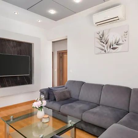 Apartment Teo - Center With Free Parking