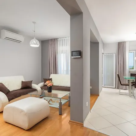 Apartment Teo - Center With Free Parking