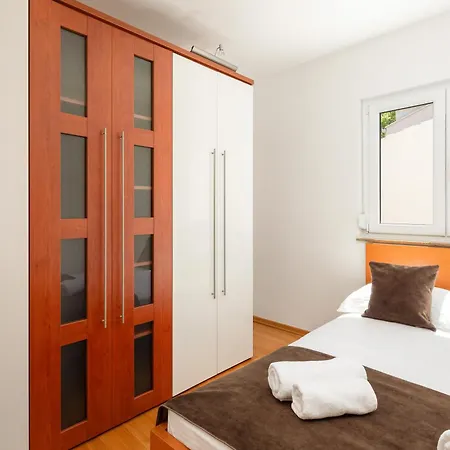 Teo - Center With Free Parking Apartment Baska Voda
