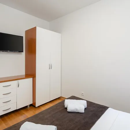 Teo - Center With Free Parking Apartment Baska Voda