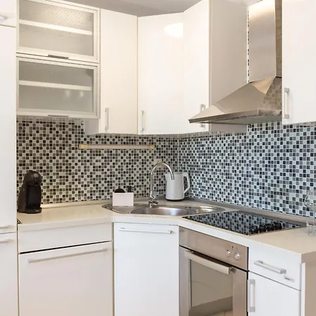 Teo - Center With Free Parking Apartment Baška Voda