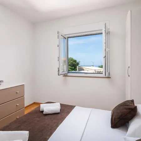 Teo - Center With Free Parking Apartment Baška Voda