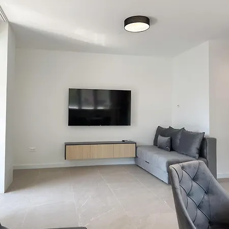 Apartment Teo - Center With Free Parking